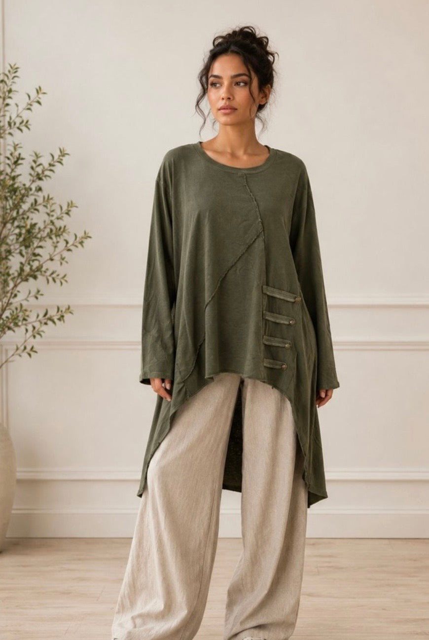 ASYMMETRIC SEAM BUTTON DETAIL HIGH-LOW TUNIC TOP IN KHAKI